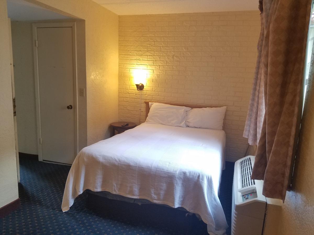 La Casa Inn&Suites Tallahassee Bagian luar foto