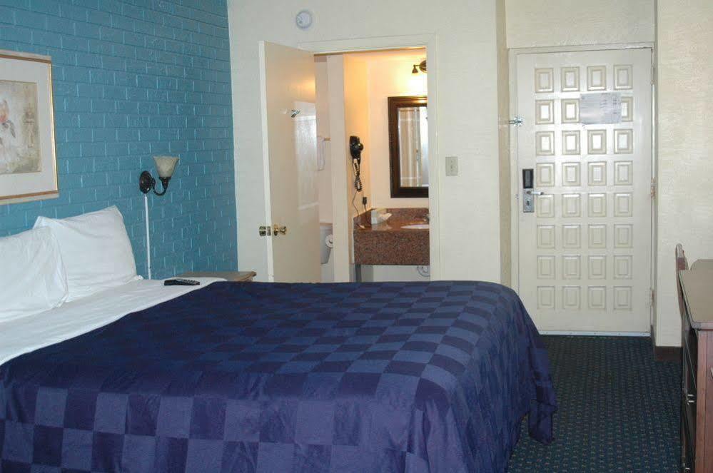La Casa Inn&Suites Tallahassee Bagian luar foto